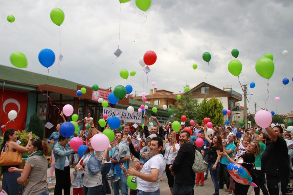 MİNİK ÖĞRENCİLERİMİZ OKULA SANATLA MERHABA DEDİLER