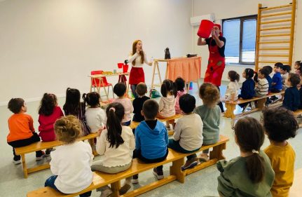 EVDEN UZAKTA TİYATRO OYUNU