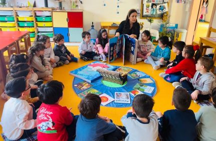 KİTAPLARIN BÜYÜLÜ DÜNYASINA YOLCULUK