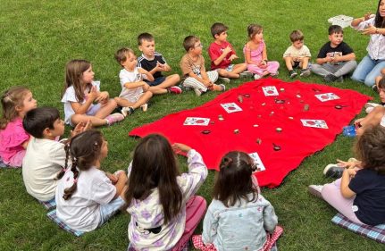 KIRMIZININ İZİNDE